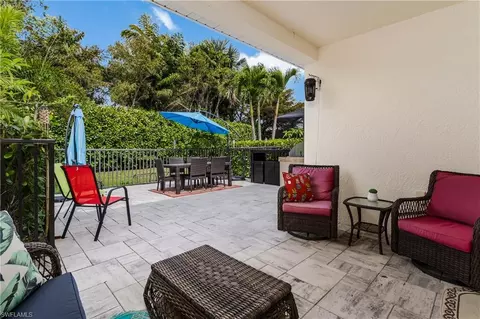 Exterior - 14943 Edgewater Cir, Naples, FL 34114 photo 4 of 17
