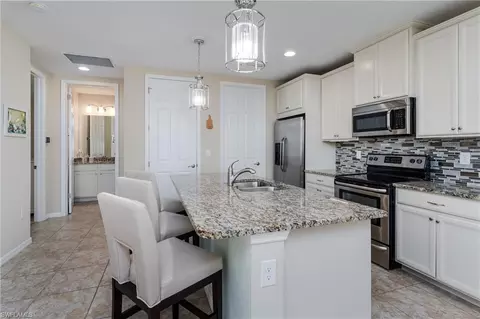 Kitchen - 14943 Edgewater Cir, Naples, FL 34114 photo 2 of 3