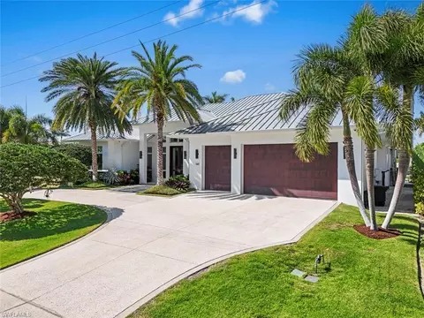 Exterior - 1467 Marlin Dr, Naples, FL 34102 photo 3 of 11