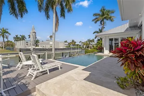 Exterior - 1467 Marlin Dr, Naples, FL 34102 photo 6 of 11