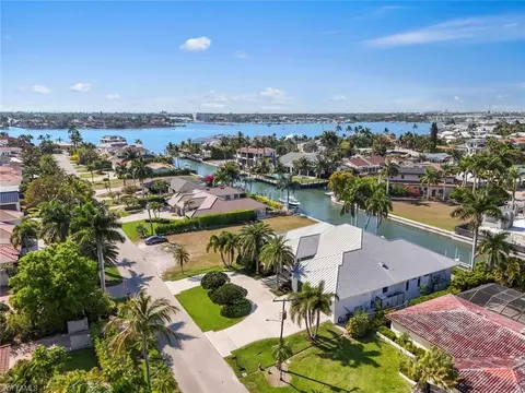 View/Area - 1467 Marlin Dr, Naples, FL 34102 photo 4 of 7