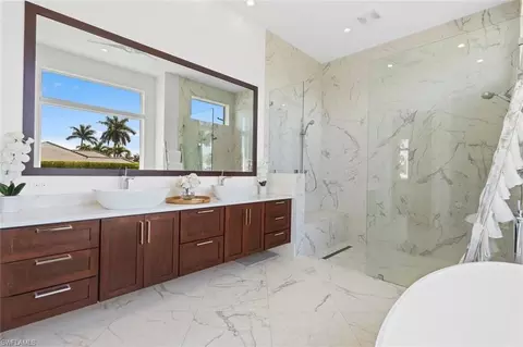 Bath - 1467 Marlin Dr, Naples, FL 34102 photo 1 of 3
