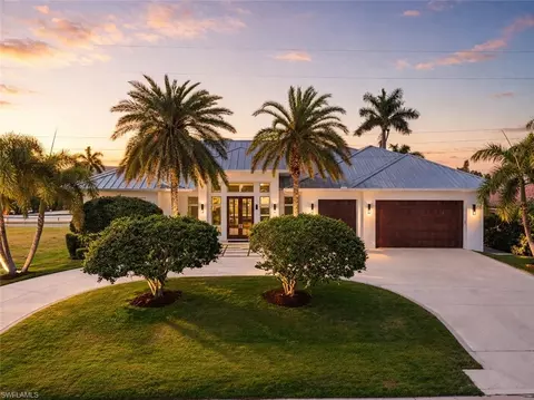 Exterior - 1467 Marlin Dr, Naples, FL 34102 photo 1 of 11