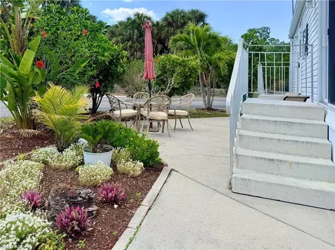2 Jade Dr #2J, Naples, FL 34114