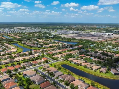 View/Area - 2478 Heydon Cir E, Naples, FL 34120 photo 4 of 9