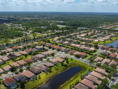 View/Area - 2478 Heydon Cir E, Naples, FL 34120 photo 7 of 9