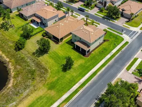 View/Area - 2478 Heydon Cir E, Naples, FL 34120 photo 2 of 9