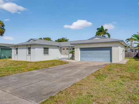 1256 Bluebird Ave, Marco Island, FL 34145