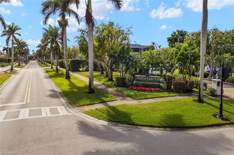 788 Park Shore Dr #C19, Naples, FL 34103 photo 25