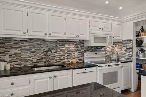 788 Park Shore Dr #C19, Naples, FL 34103 photo 6