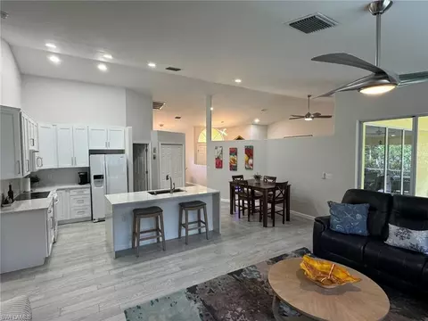 9820 Alhambra Ln, Bonita Springs, FL 34135