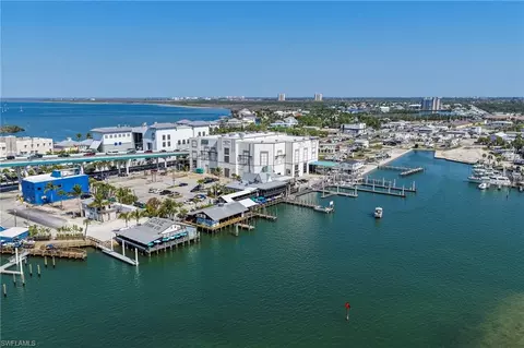 19281 Apt 8 San Carlos Blvd, Fort Myers Beach, FL 33931