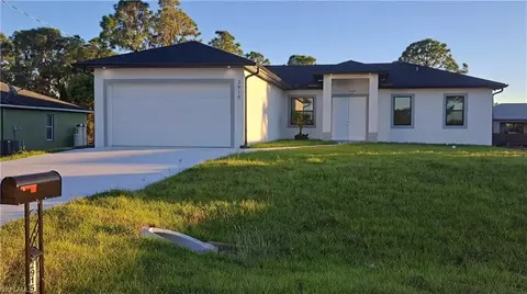 2915 28th St SW, Lehigh Acres, FL 33976