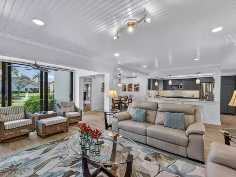 625 Beachwalk Cir #G102, Naples, FL 34108