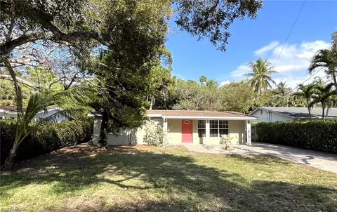 930 13th St N, Naples, FL 34102