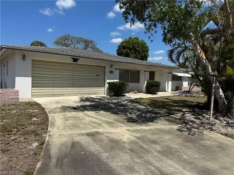 106 E Lake Dr, Lehigh Acres, FL 33936