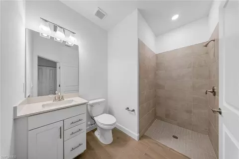 Bath - 21082 Verawood Loop, Estero, FL 33928 photo 2 of 2