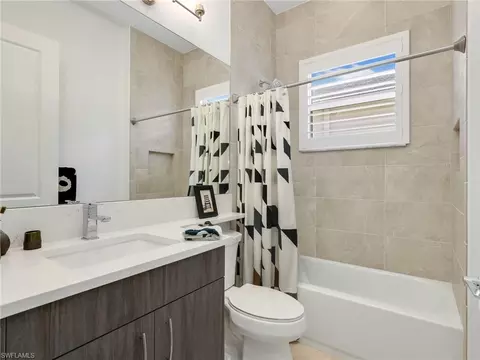 Bath - 11268 Daphne Ct, Naples, FL 34120 photo 3 of 4