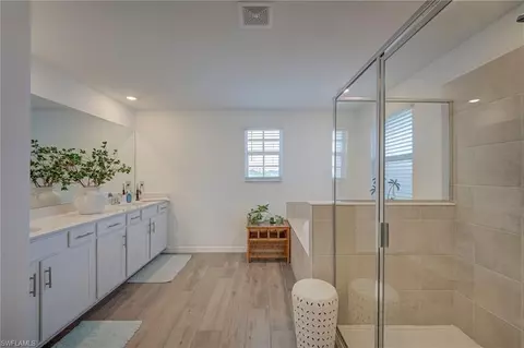 Bath - 2340 Feather Brook Ln, Naples, FL 34120 photo 2 of 4