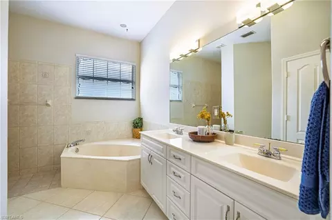 Bath - 5235 Malvern Ct, Naples, FL 34112 photo 1 of 3