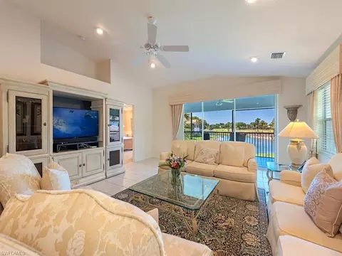 4415 Dover Ct #504, Naples, FL 34105