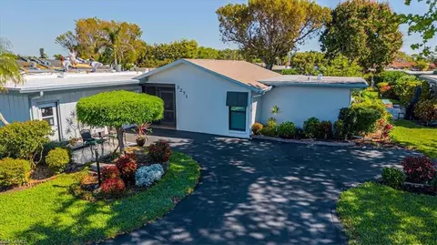 3271 Boca Ciega Dr #D50, Naples, FL 34112
