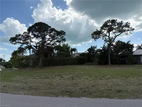 6 Tahiti Rd, Marco Island, FL 34145
