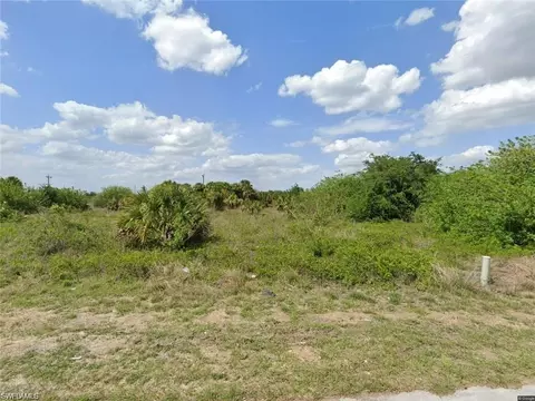 841 Motel St E, Lehigh Acres, FL 33974