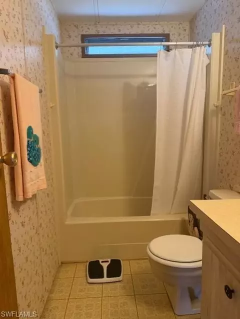 Bath - 210 Pine Key Ln #210, Naples, FL 34114 photo 2 of 2