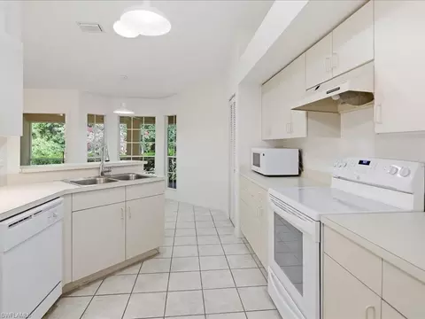 Kitchen - 2305 Piccadilly Circus, Naples, FL 34112 photo 2 of 3