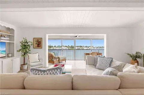 322 Harbour Dr #302D, Naples, FL 34103