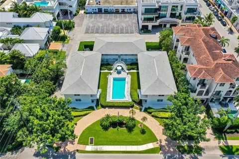 546 4th Ave S #7, Naples, FL 34102