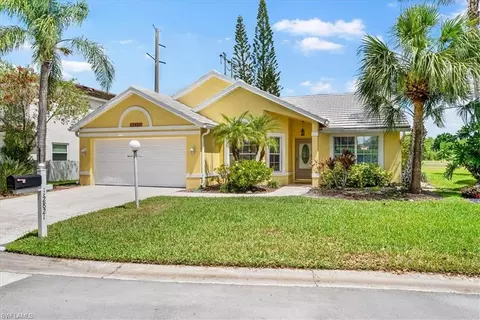 12821 Eagle Pointe Cir, Fort Myers, FL 33913