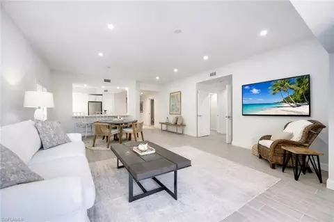 2806 Aintree Ln #H102, Naples, FL 34112