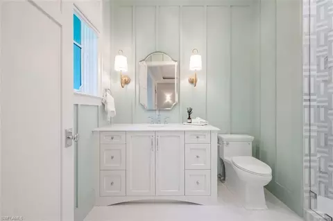 Bath - 266 15th Ave S, Naples, FL 34102 photo 6 of 11