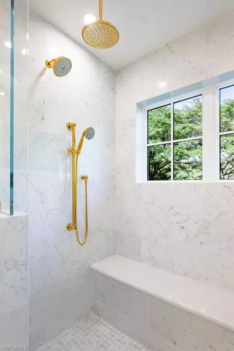 Bath - 266 15th Ave S, Naples, FL 34102 photo 5 of 11