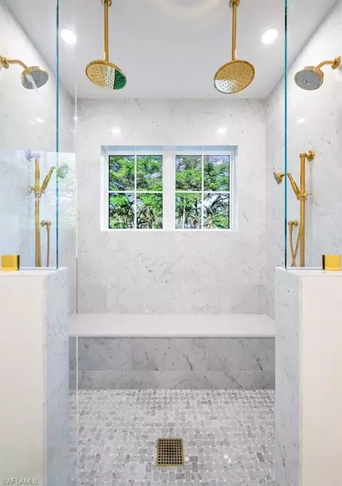 Bath - 266 15th Ave S, Naples, FL 34102 photo 4 of 11