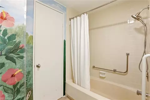 Bath - 181 W Manatee Loop, Punta Gorda, FL 33950 photo 2 of 4