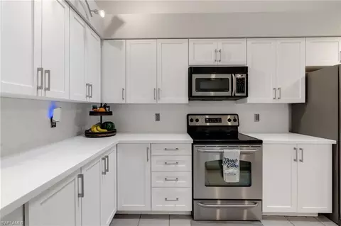 Kitchen - 1380 Bald Eagle Dr, Naples, FL 34105 photo 2 of 3