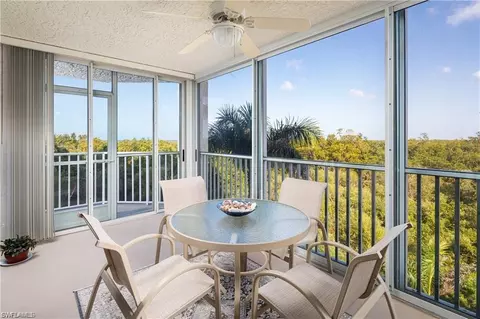 5550 Heron Point Dr #305, Naples, FL 34108