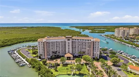 13105 Vanderbilt Dr #407, Naples, FL 34110