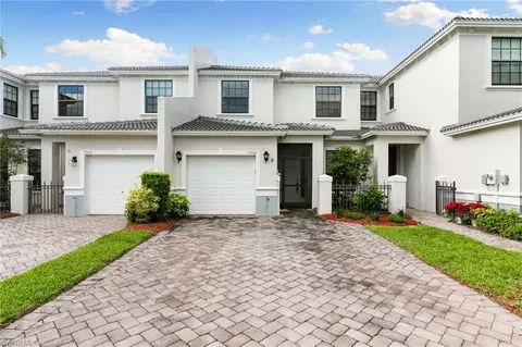 15068 Summit Place Cir, Naples, FL 34119