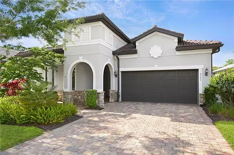 9395 Greyhawk Trl, Naples, FL 34120