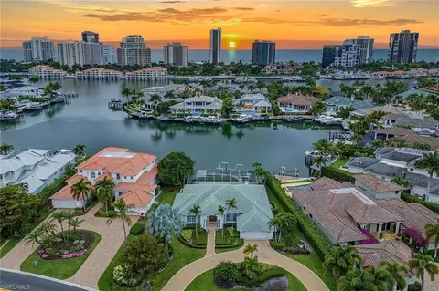 4459 Crayton Rd, Naples, FL 34103