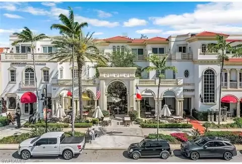 365 5th Ave S #307, Naples, FL 34102