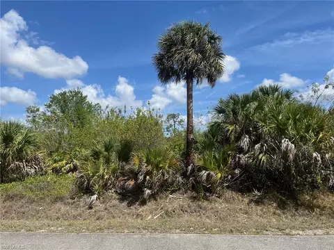 12 Th Ave NE, Naples, FL 34120