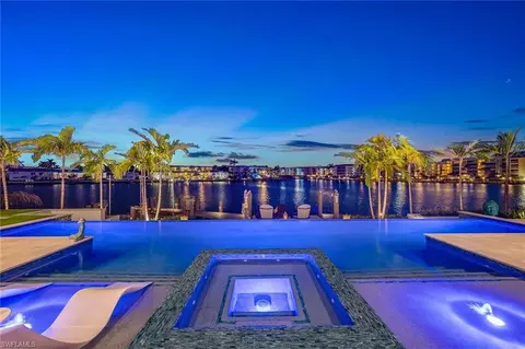 210 Bay Pt, Naples, FL 34103