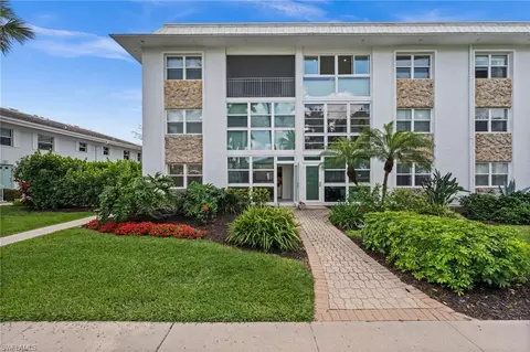 1021 3rd St S #112, Naples, FL 34102