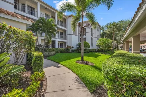 8253 Parkstone Pl #106, Naples, FL 34120