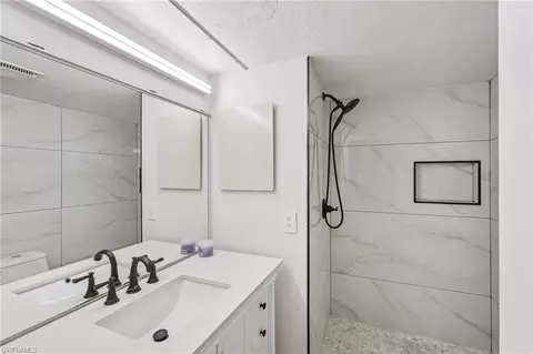 499 Forest Lakes Blvd #305, Naples, FL 34105